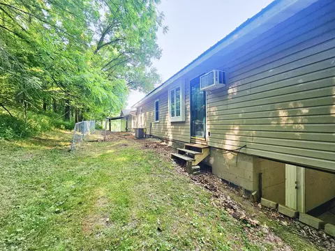 16710 Browns Rd, Morrison, IL 61270 photo 2