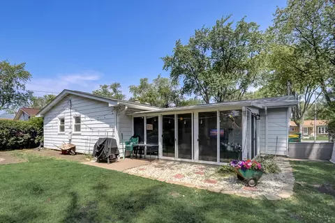 921 Beverly Dr, Wheeling, IL 60090 photo 24