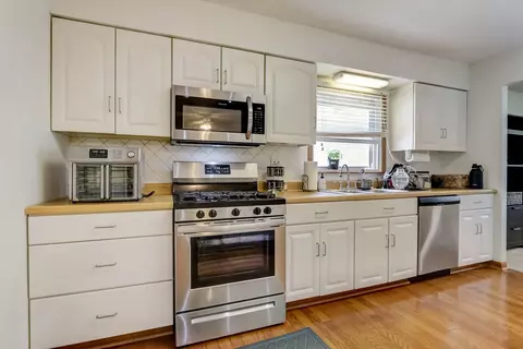 921 Beverly Dr, Wheeling, IL 60090 photo 8