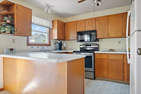 5 Ivey Ct, Bloomington, IL 61701 photo 4
