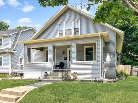 110 E Roosevelt St, Freeport, IL 61032 photo 2