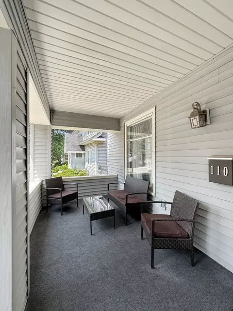 110 E Roosevelt St, Freeport, IL 61032 photo 3