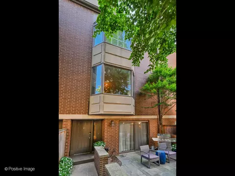 55 W Goethe St #1245, Chicago, IL 60610