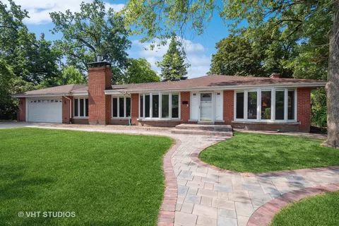 6452 N Sauganash Ave, Lincolnwood, IL 60712