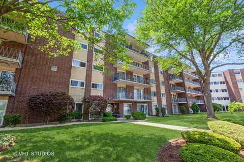 2900 Maple Ave #12E, Downers Grove, IL 60515