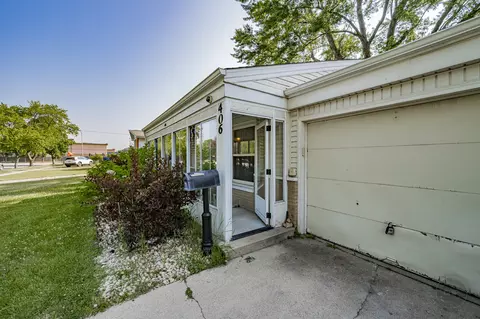 406 E Bellarmine Dr, Joliet, IL 60436