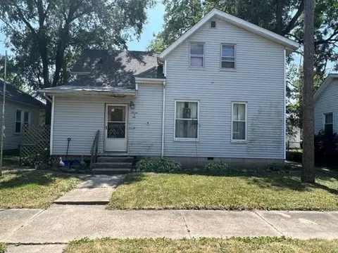 706 W Walnut St, Bloomington, IL 61701