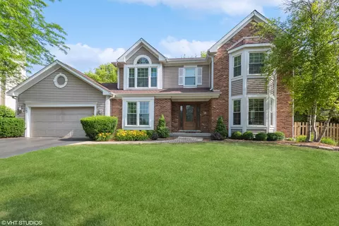 542 Carolian Dr, Lake Zurich, IL 60047