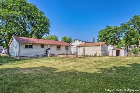 3907 Maple Ave, Mchenry, IL 60050 photo 3