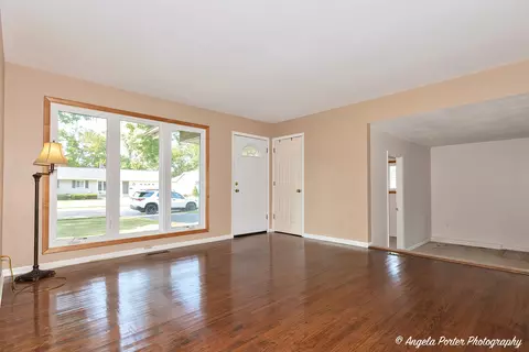 3907 Maple Ave, Mchenry, IL 60050 photo 5