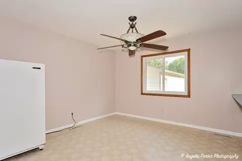 3907 Maple Ave, Mchenry, IL 60050 photo 16