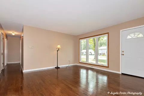 3907 Maple Ave, Mchenry, IL 60050 photo 4
