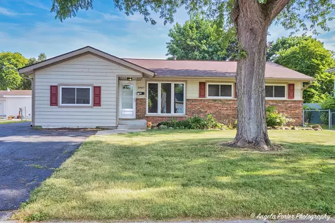 3907 Maple Ave, Mchenry, IL 60050