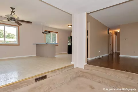 3907 Maple Ave, Mchenry, IL 60050 photo 8