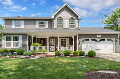 125 Split Oak Rd, Naperville, IL 60565