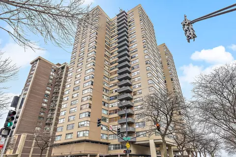 6301 N Sheridan Rd #3L, Chicago, IL 60660