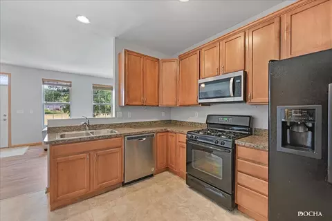 93 E Robinson Ave, Cortland, IL 60112 photo 6