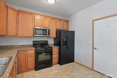 93 E Robinson Ave, Cortland, IL 60112 photo 5