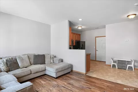 93 E Robinson Ave, Cortland, IL 60112 photo 3