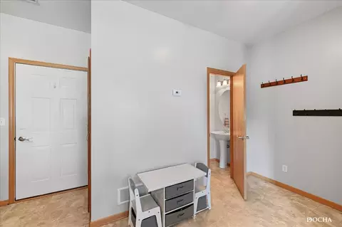 93 E Robinson Ave, Cortland, IL 60112 photo 7
