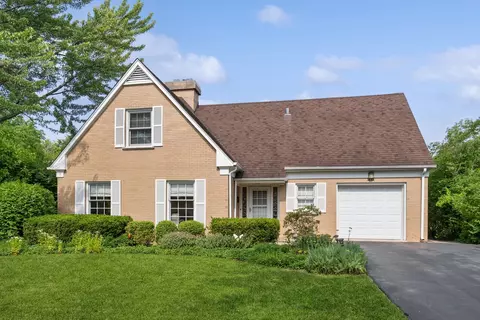 1090 Old Elm Ln, Glencoe, IL 60022
