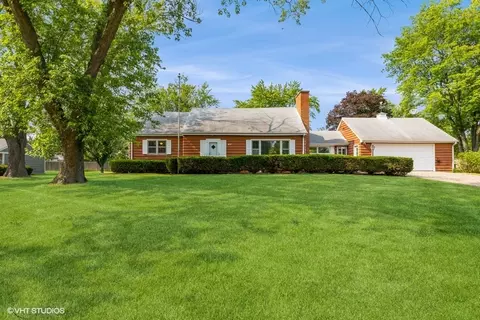 2010 Maplewood Rd, Northbrook, IL 60062