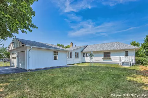 26860 N Brooks St, Wauconda, IL 60084