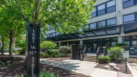 1001 W 15th St #420, Chicago, IL 60608