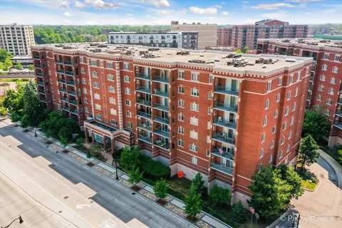 650 S River Rd #2-713, Des Plaines, IL 60016