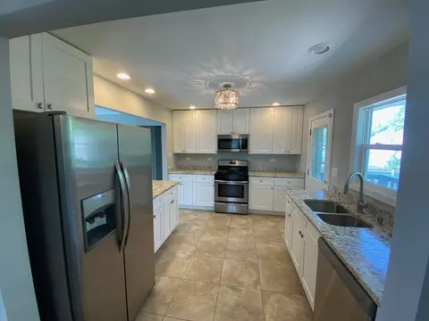 17015 Elm Dr, Hazel Crest, IL 60429 photo 5