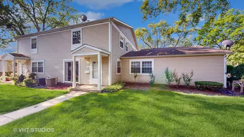 1202 Spur Ct #1202, Wheeling, IL 60090 photo 4