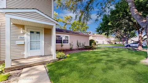 1202 Spur Ct #1202, Wheeling, IL 60090 photo 5