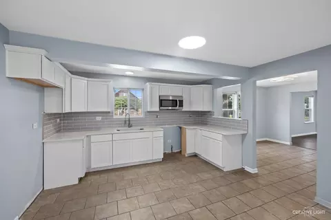 1201 Dearborn Ave, Aurora, IL 60505 photo 8