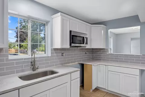1201 Dearborn Ave, Aurora, IL 60505 photo 9