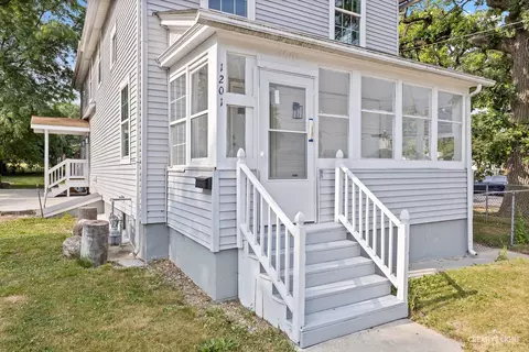 1201 Dearborn Ave, Aurora, IL 60505 photo 3