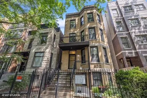 832 W Roscoe St #3, Chicago, IL 60657
