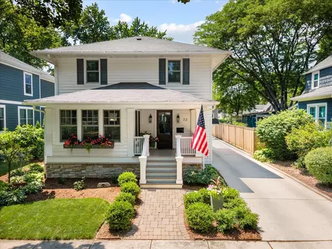 32 Mckinley Ave, Geneva, IL 60134