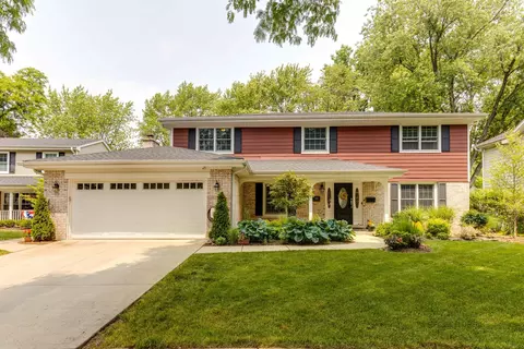 1128 N Carlyle Ct, Arlington Heights, IL 60004