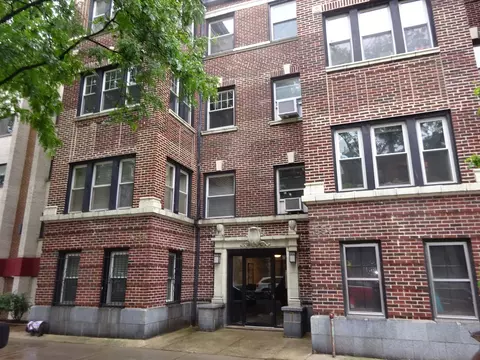 549 W Oakdale Ave #1E, Chicago, IL 60657