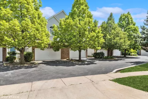 1905 Maureen Dr #294, Hoffman Estates, IL 60192