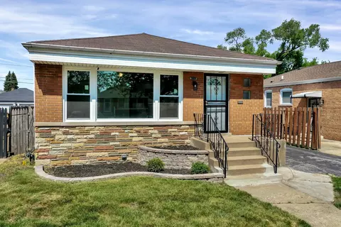 14428 S Hoxie Ave, Burnham, IL 60633