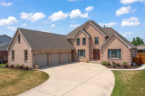 718 Edgewater Dr, Morris, IL 60450 photo 2