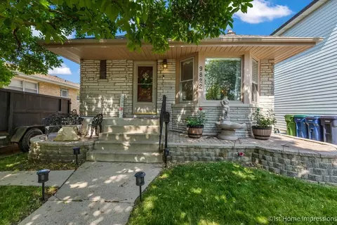 9822 S Avers Ave, Evergreen Park, IL 60805
