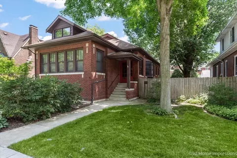 10535 S Oakley Ave, Chicago, IL 60643