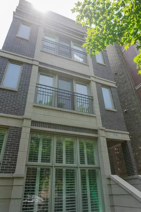 1541 W Montana St #1, Chicago, IL 60614