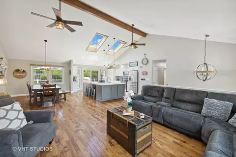 419 W Thomas Rd, Wheaton, IL 60187 photo 4