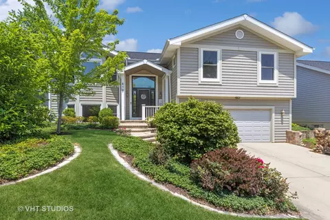 419 W Thomas Rd, Wheaton, IL 60187