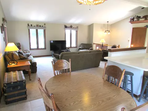 906 Fortress Dr, Mchenry, IL 60050 photo 8