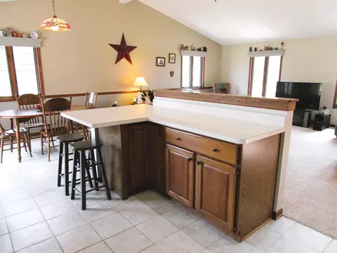 906 Fortress Dr, Mchenry, IL 60050 photo 7