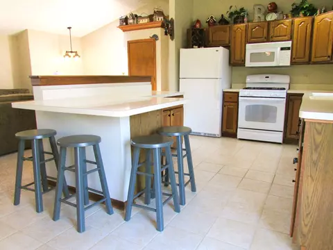 906 Fortress Dr, Mchenry, IL 60050 photo 5